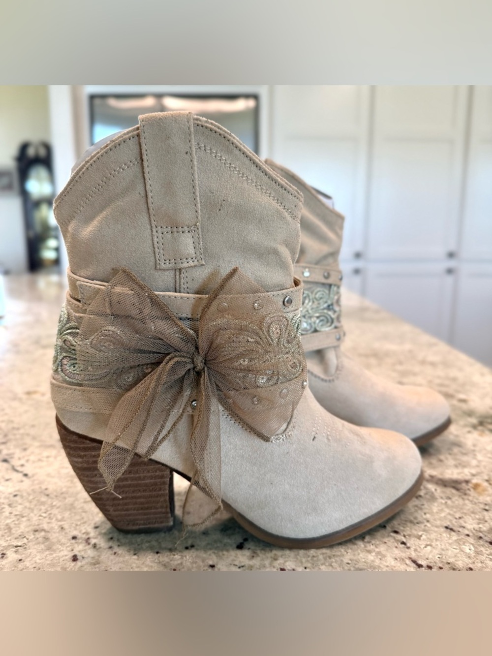 Not Rated Brand Beige Boots with Embroidered Green Accents "NEW" - Picture 4 of 15